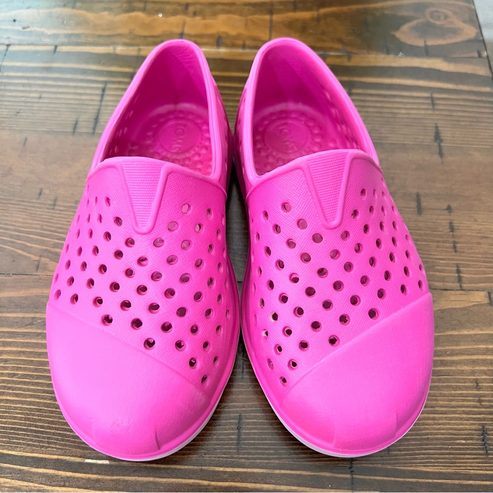 Tom’s toddler water shoes